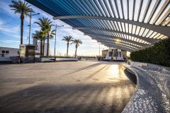 promenade in the center